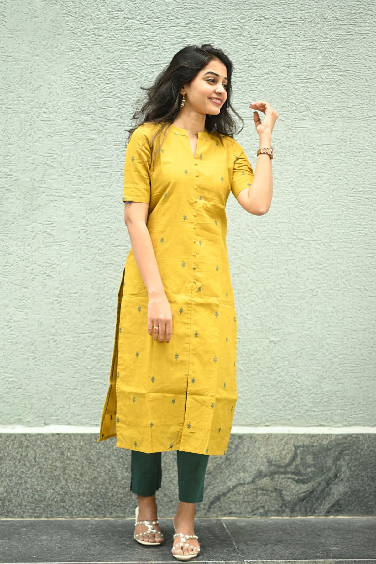 Sunlit Charm Kurtaset