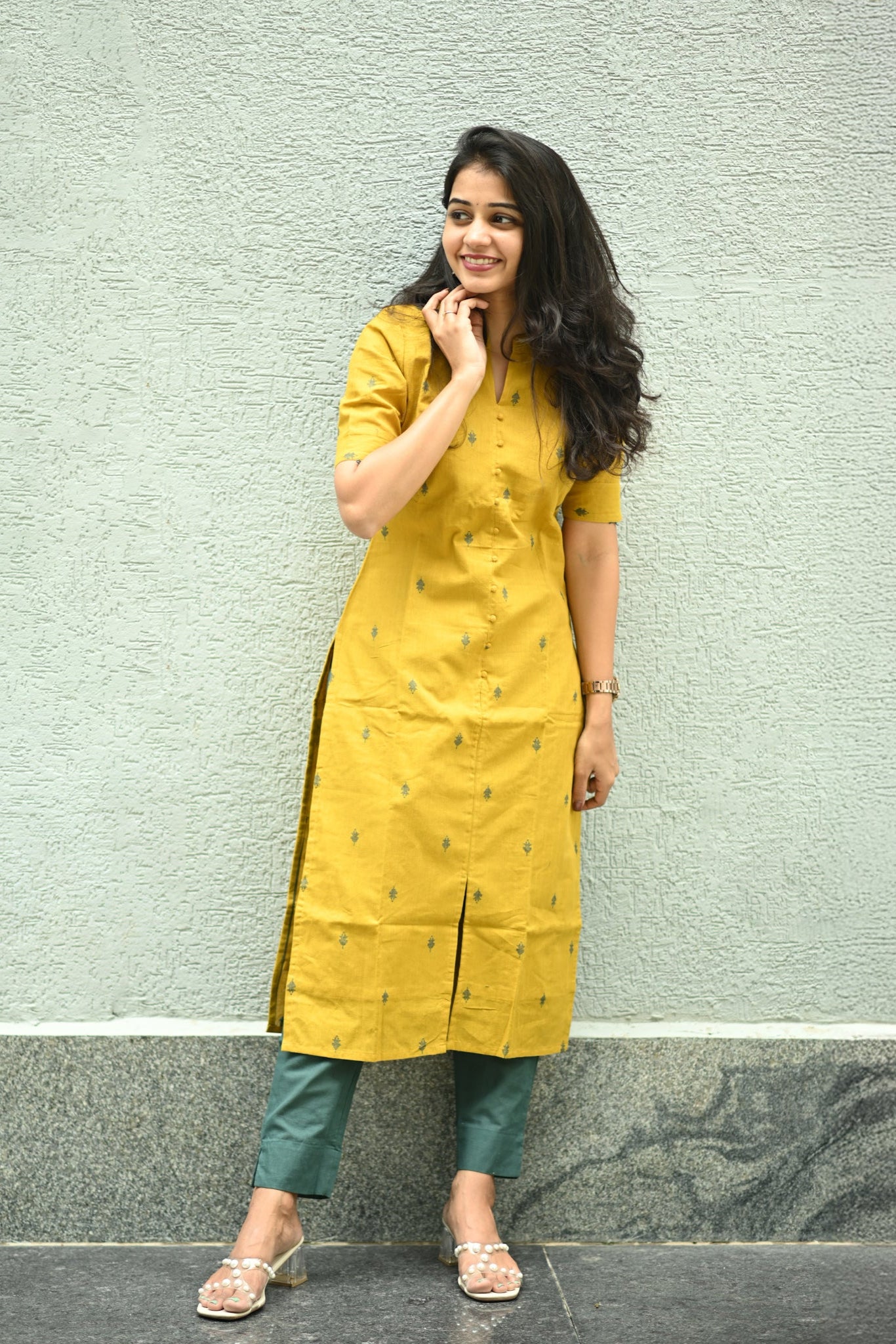 Sunlit Charm Kurtaset