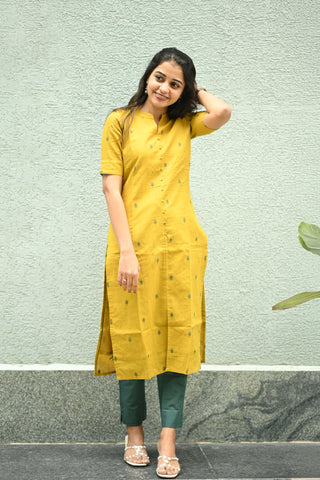 Sunlit Charm Kurtaset